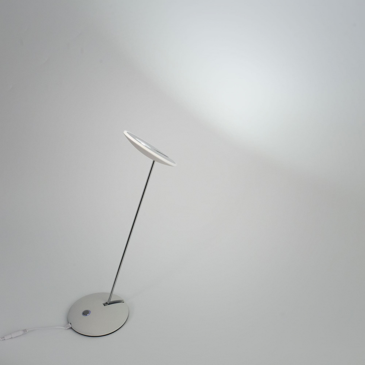 настольный светильник citilux ньютон (nyuton), артикул CL803030